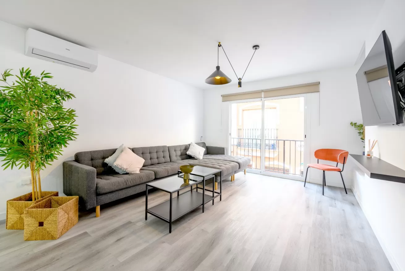 Salón luminoso de un apartamento 10ToSea