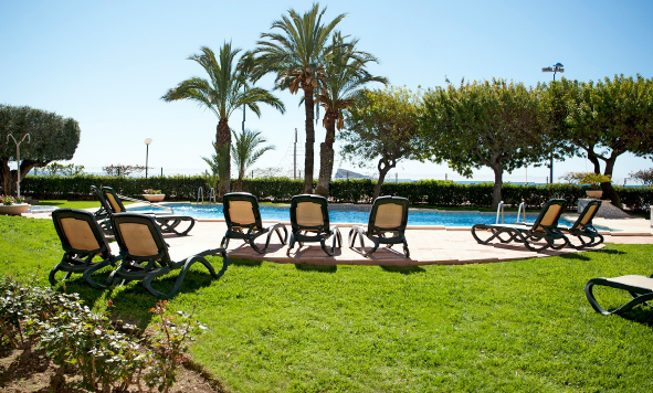 Maria Cristina Beach Services