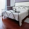 camera da letto matrimoniale con ampia spalliera - Santa Chiara