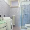 Il bagno con box doccia quadrangolare - Ossuccio Island View