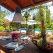 Tavolo da pranzo esterno in legno - Giardino di Michela