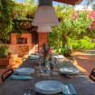 Tavolo in legno esterno per pranzi o cene - Giardino di Michela
