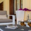 Tutto il comfort della zona relax esterna - Villa Castelforte