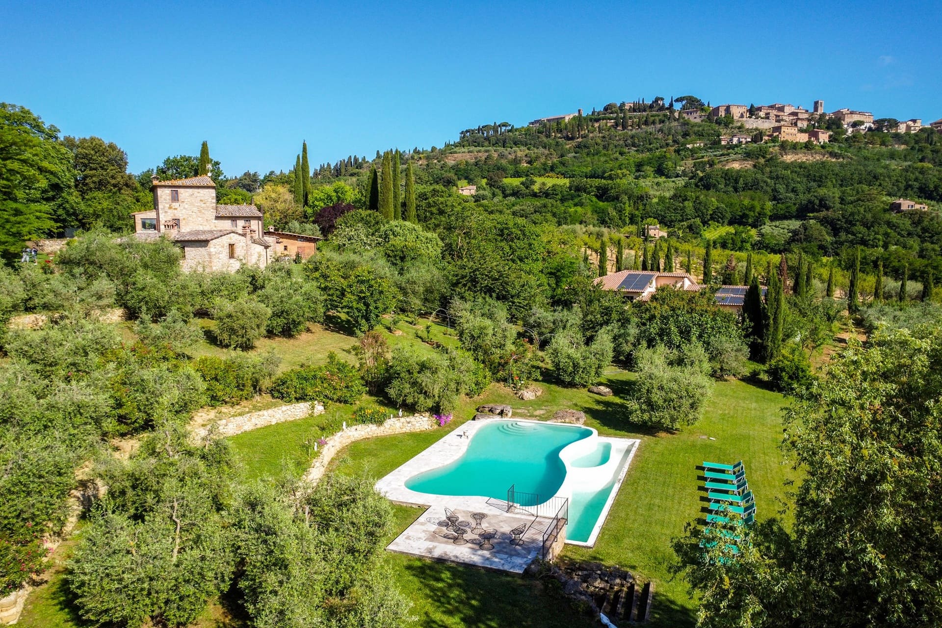 villa with pool for rent in Tuscany