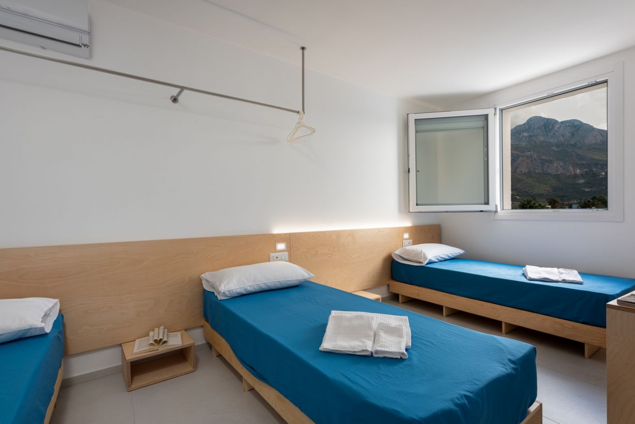 Deluxe Three-room Apartment 