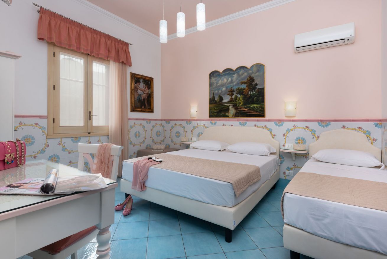 Camera Tripla Standard