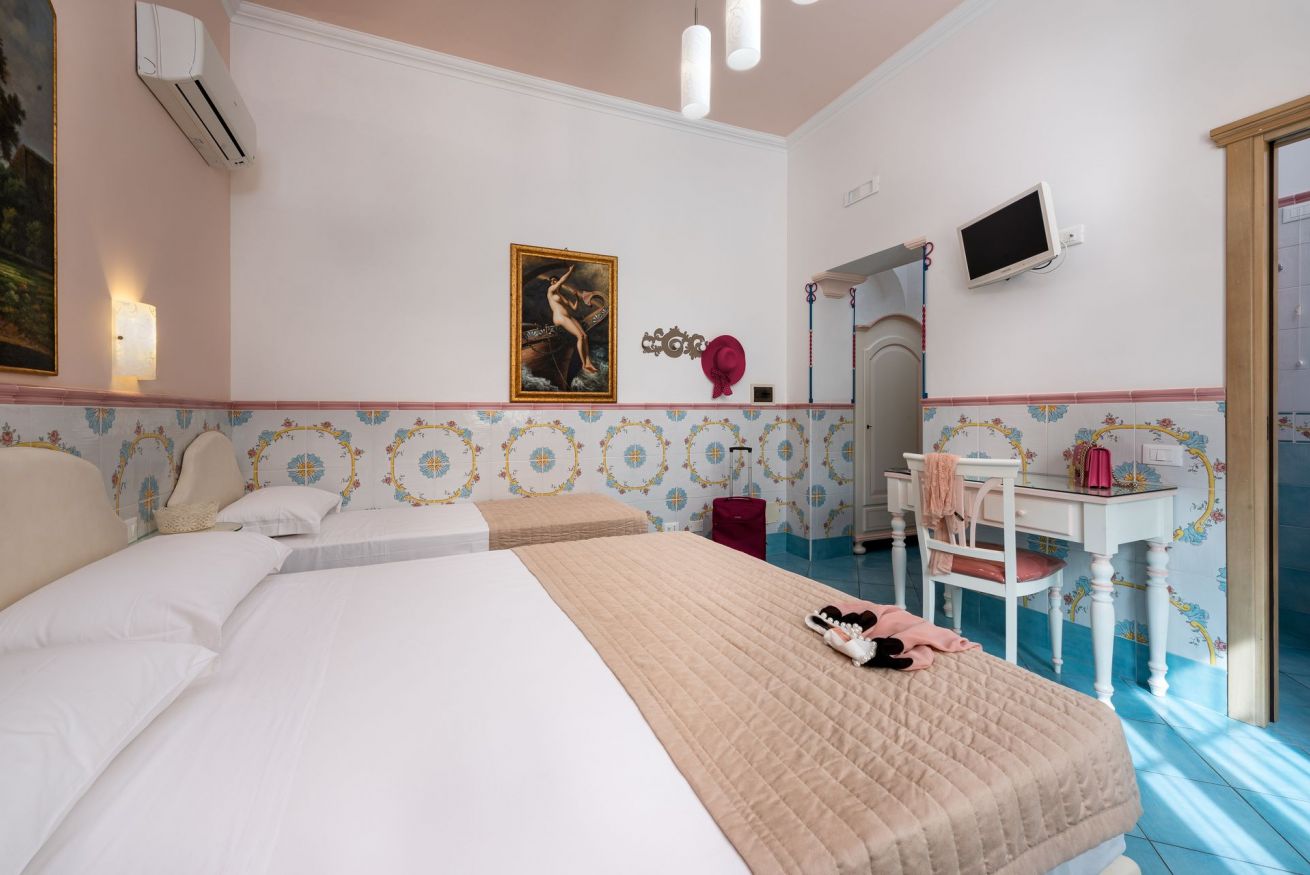 Camera Tripla Standard