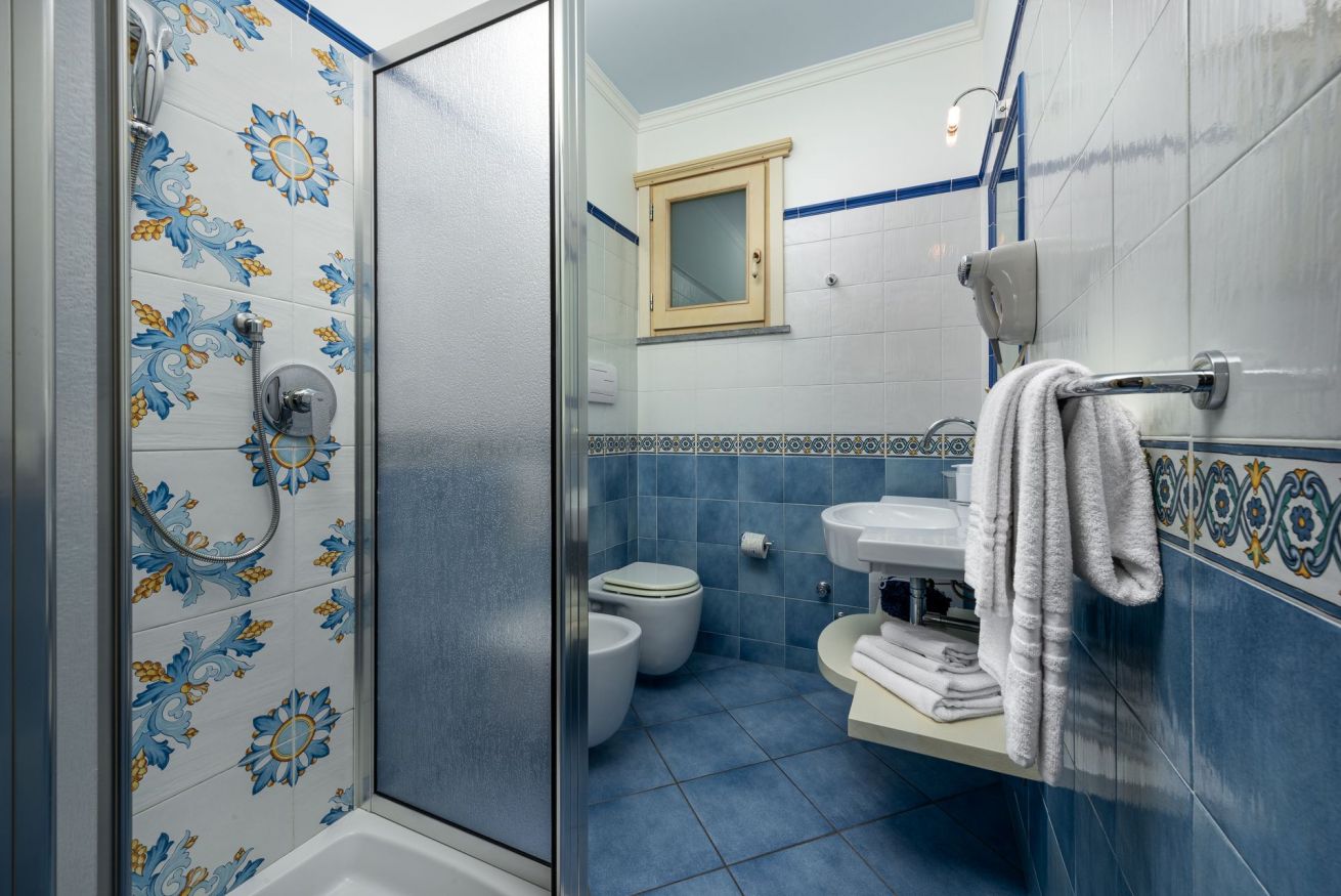 Camera Quadrupla Standard