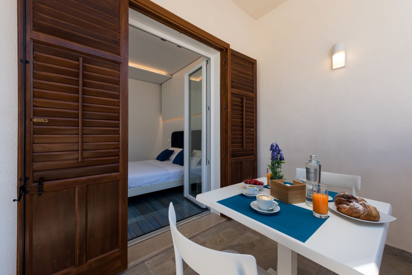 Comfort Room with balcony