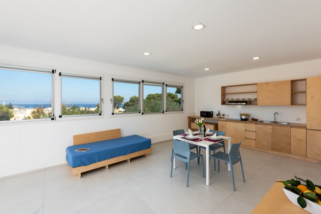 Deluxe Three-room Apartment 