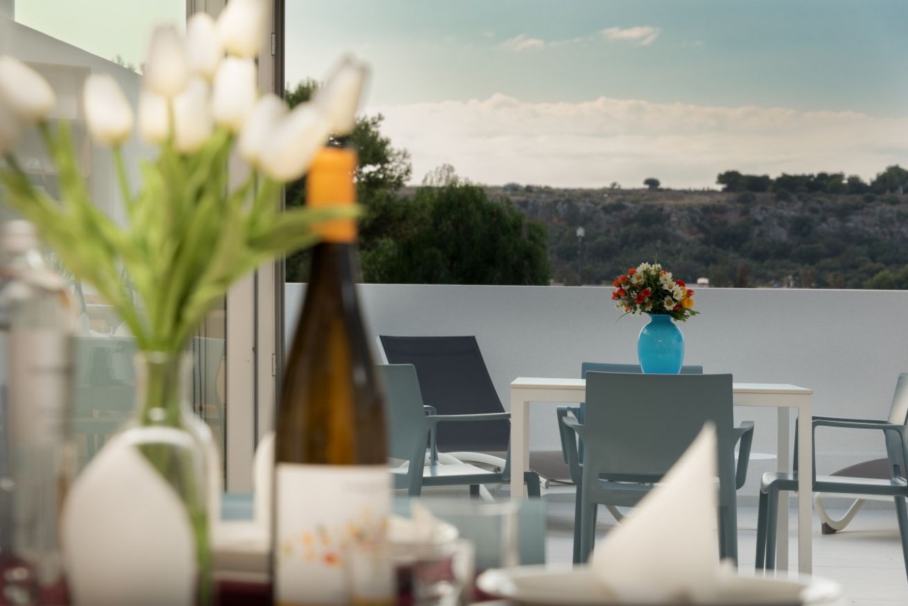 Deluxe Three-room Apartment 