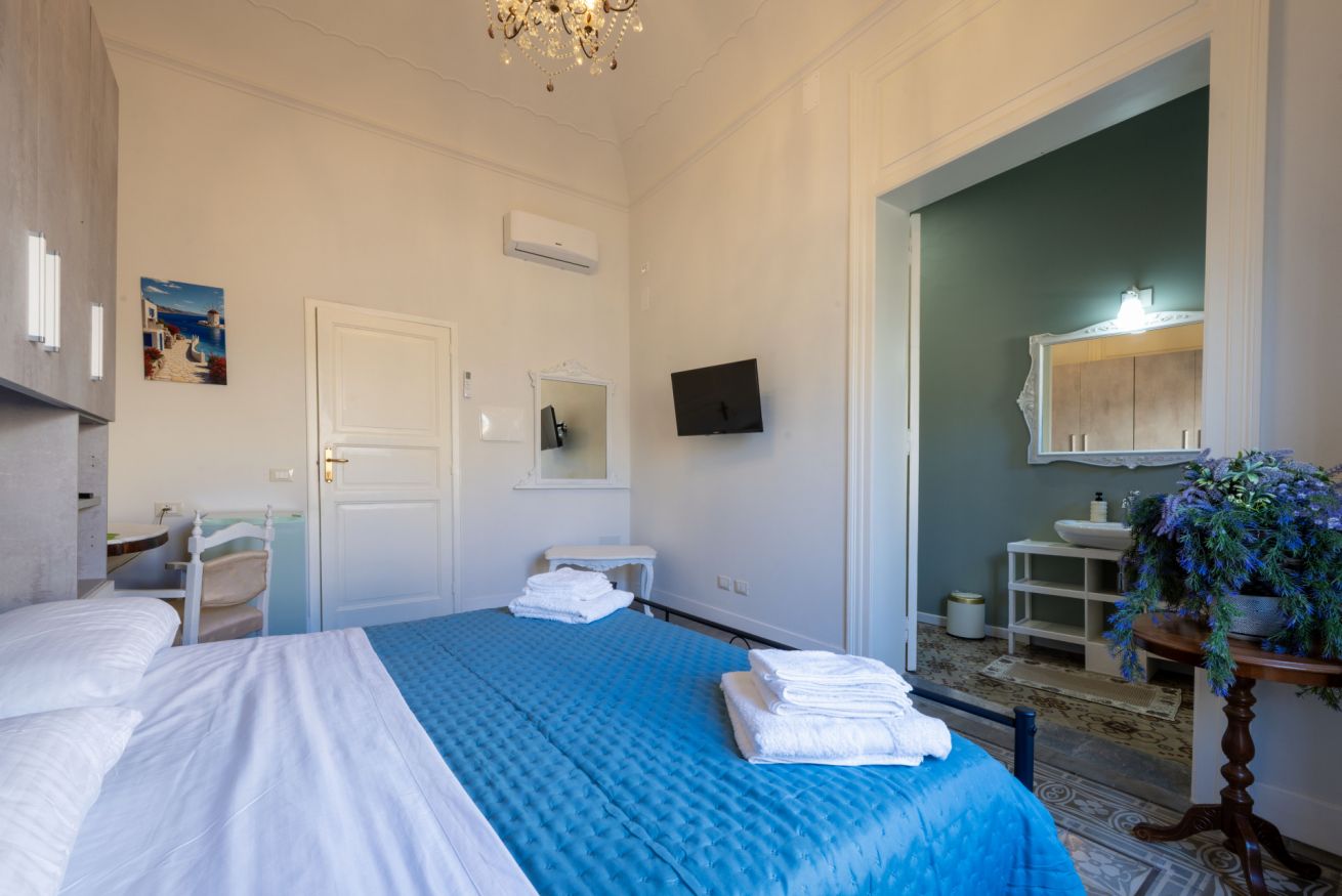 Mandorla Room