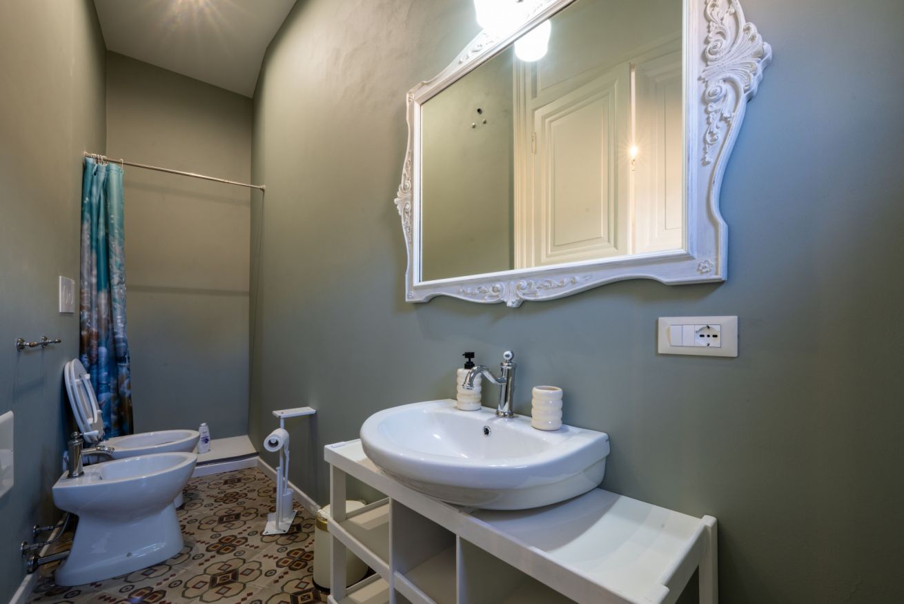 Mandorla Room