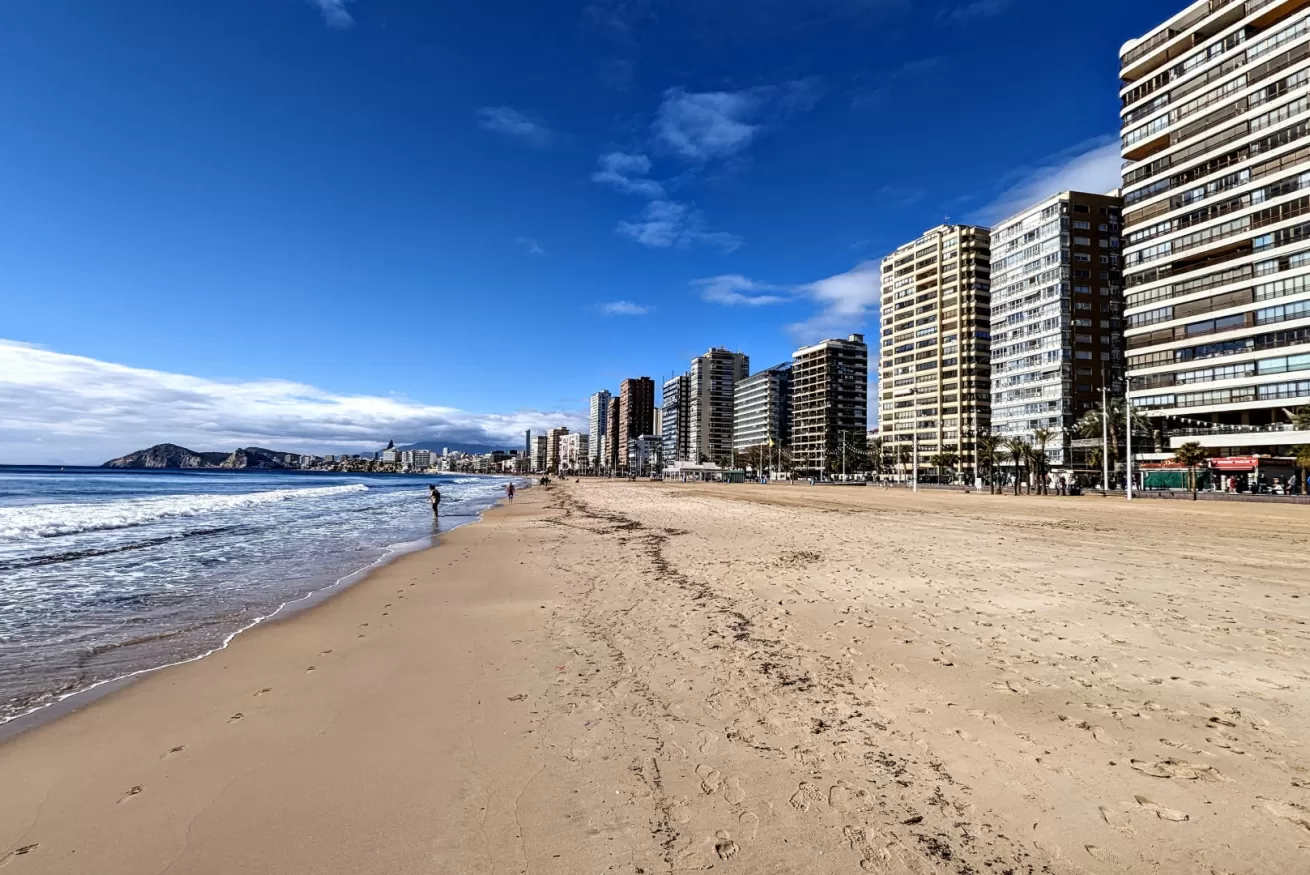 las-arenas-beachfront-apartment-rental-benidorm