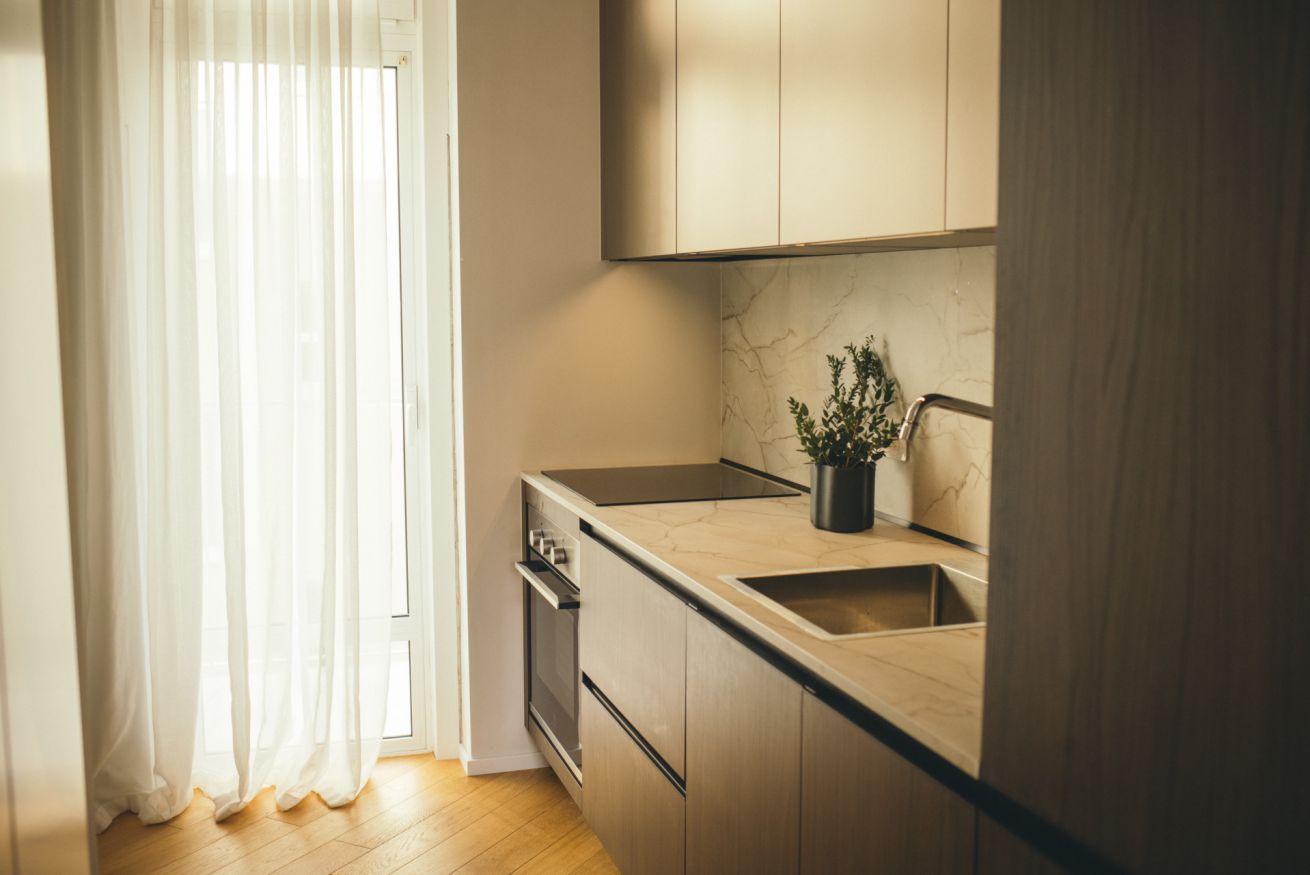 The Essentialist, cucina attrezzata a induzione
