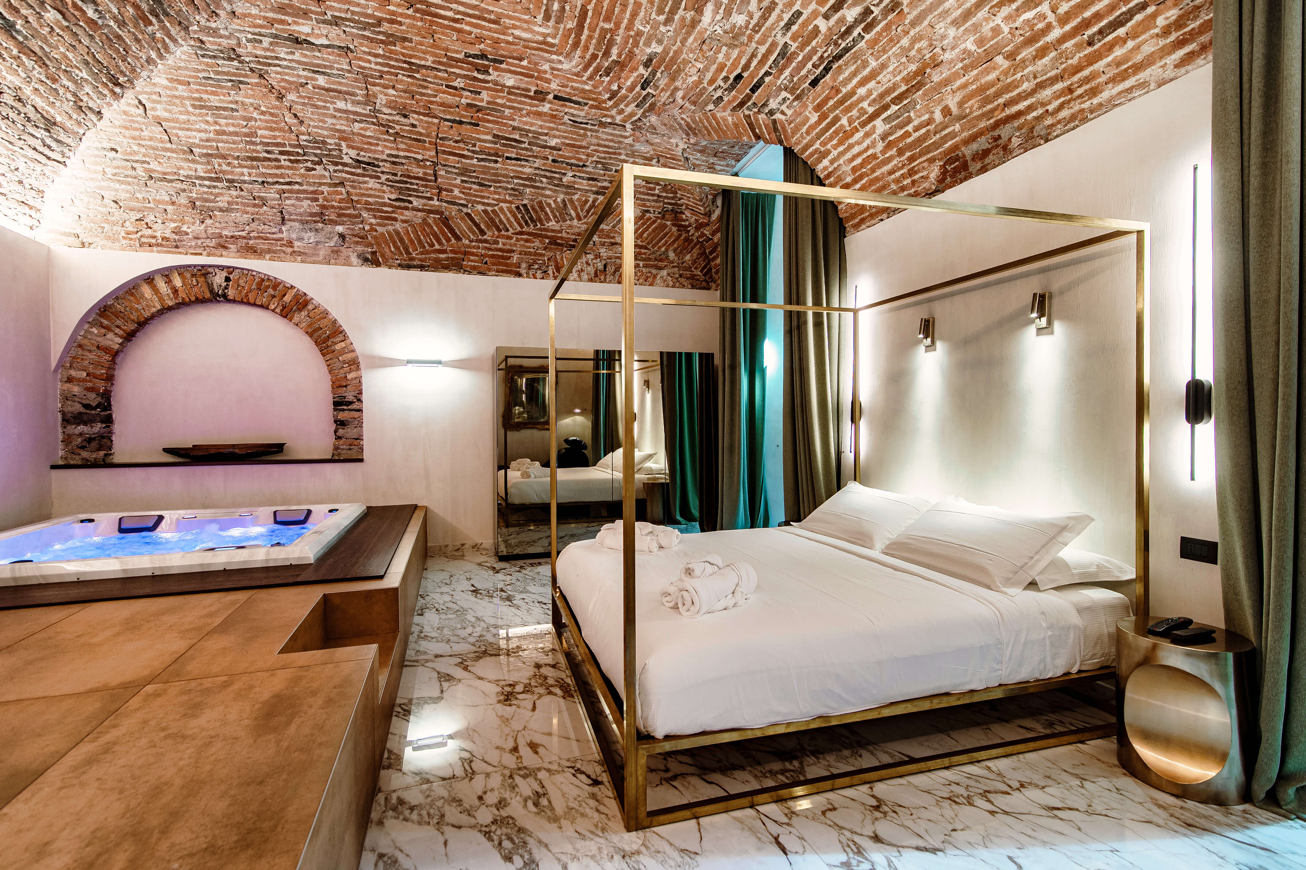 The House of Travlers type apts