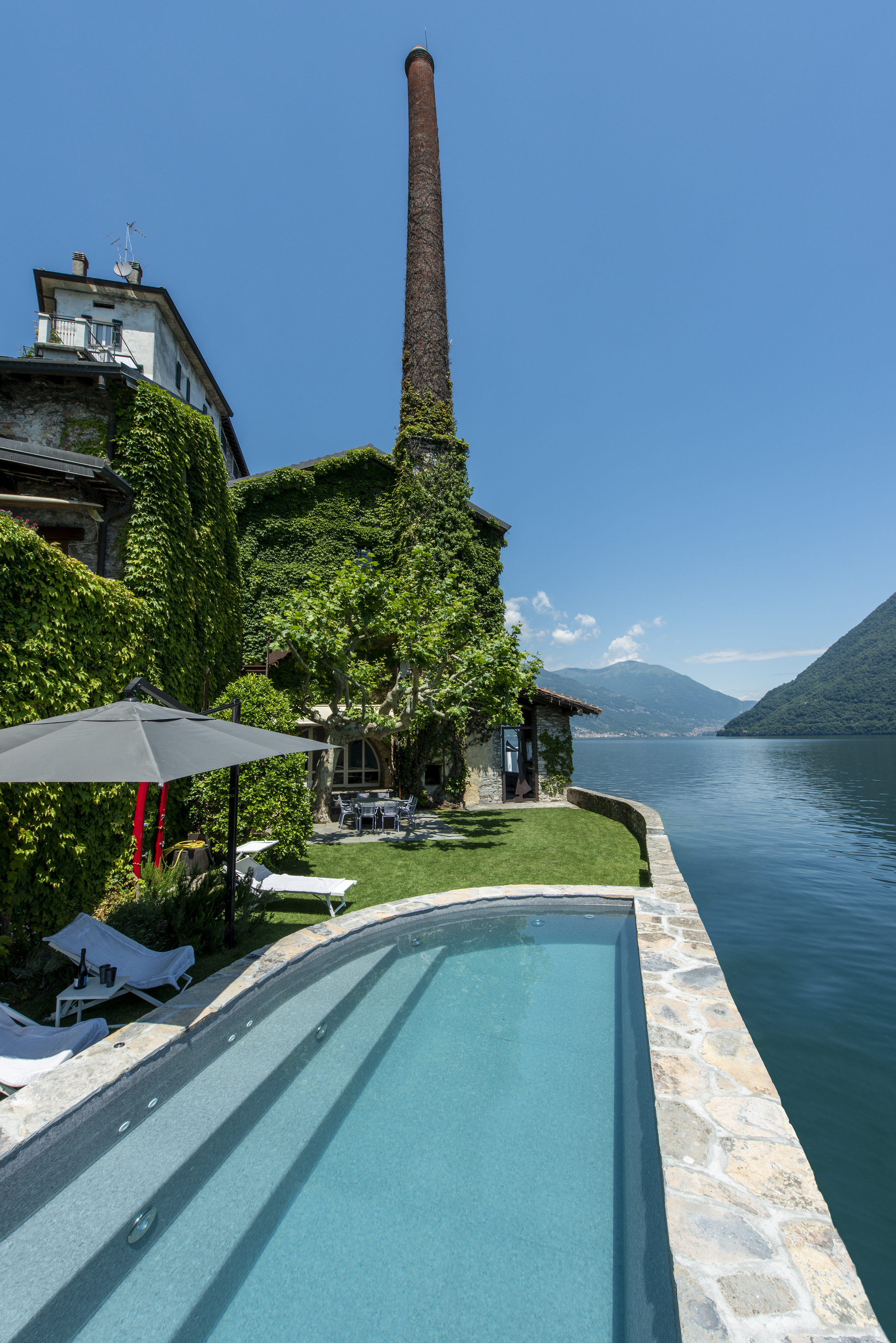 The House of Travlers type apts