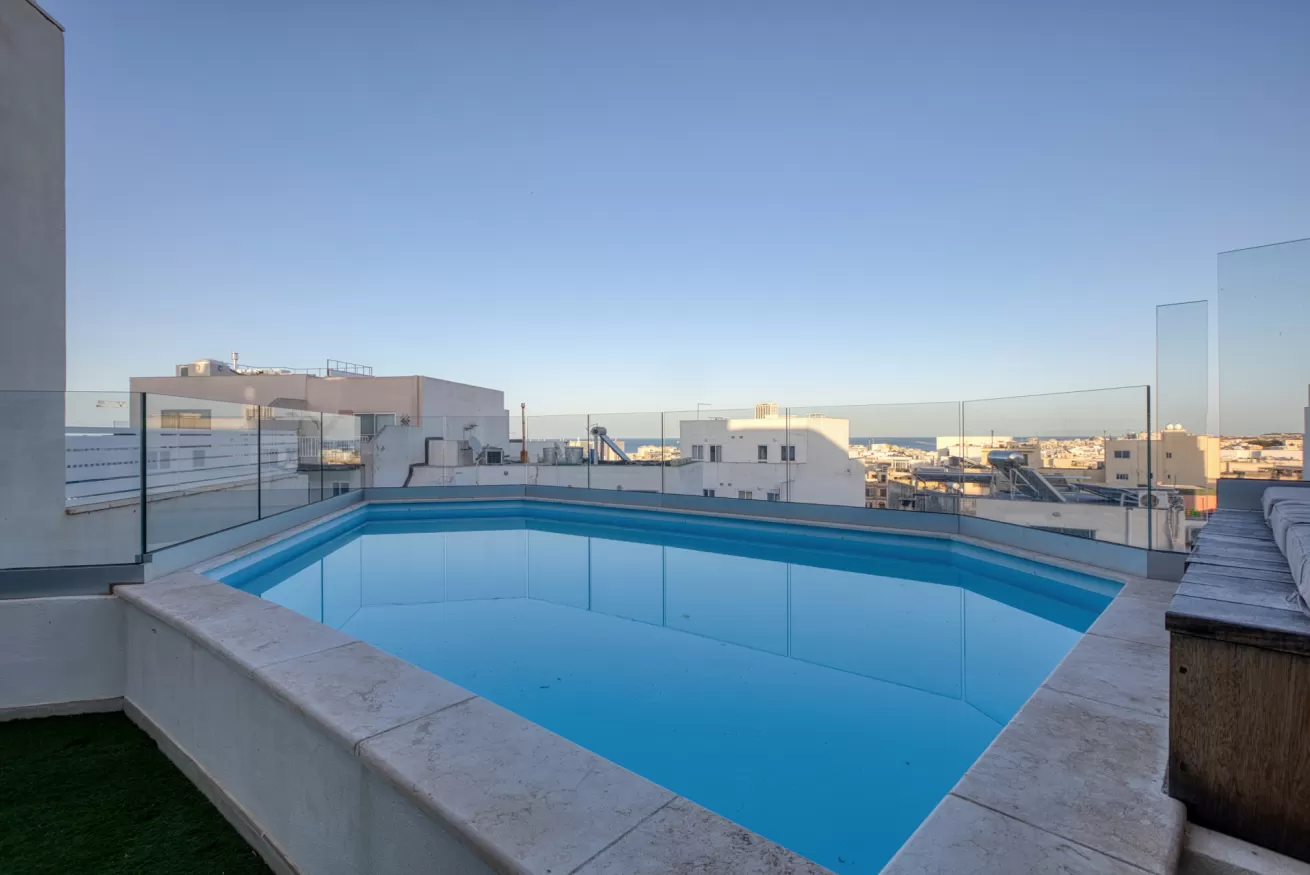 Bellissimo attico con piscina e terrazza - Ciao Stay