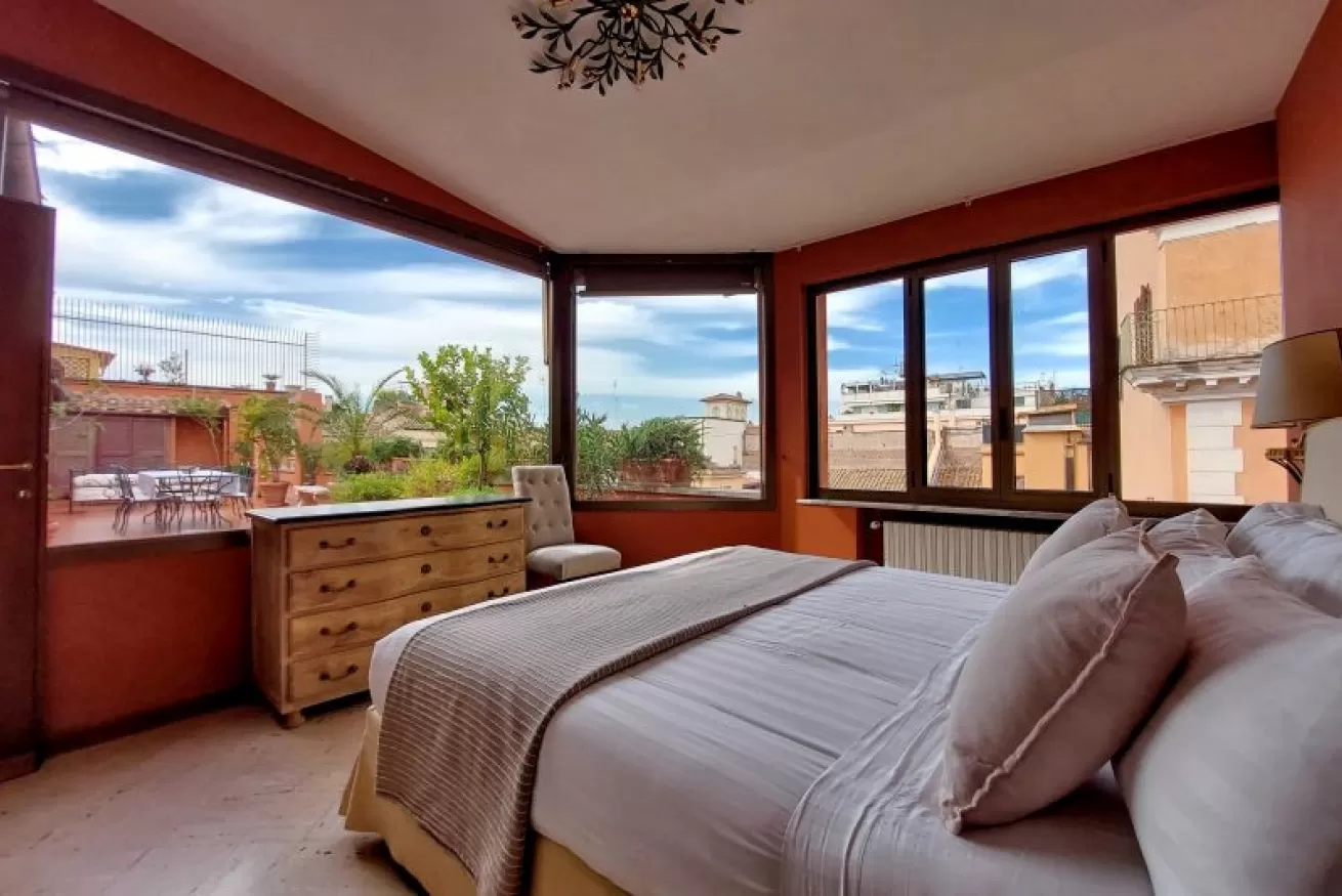 Spanish - TreasureRome Luxury Vacation Rentals + City Center Terraces
