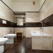 I sanitari del bagno con ampia vasca rifinita - VeronaJourneys