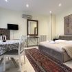 tavolo da pranzo e letto matrimoniale