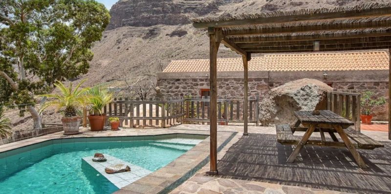 Terraza y vistas a las montañas