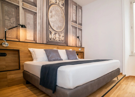 Youcomehere camere